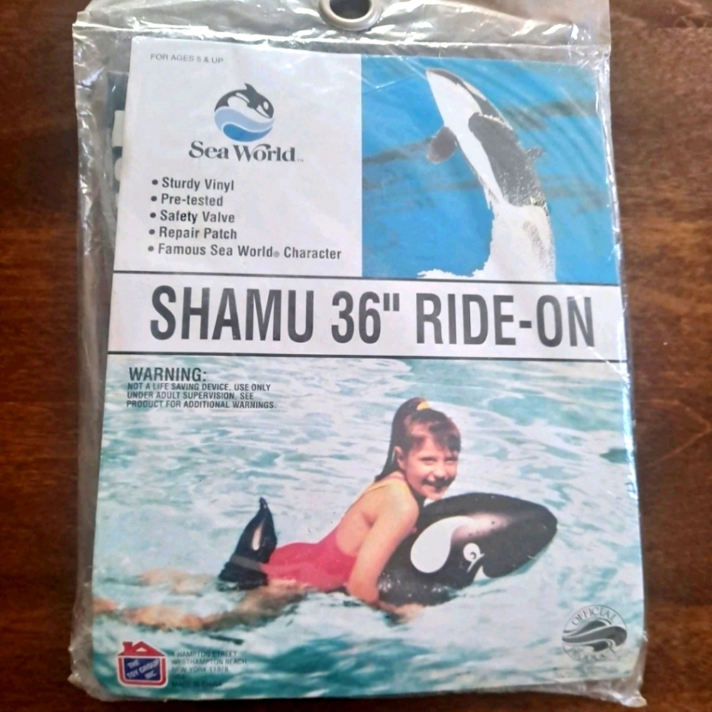 VTG Shamu Sea World 1995 36" Ride On Inflatable Pool Float The Toy Group Inc.